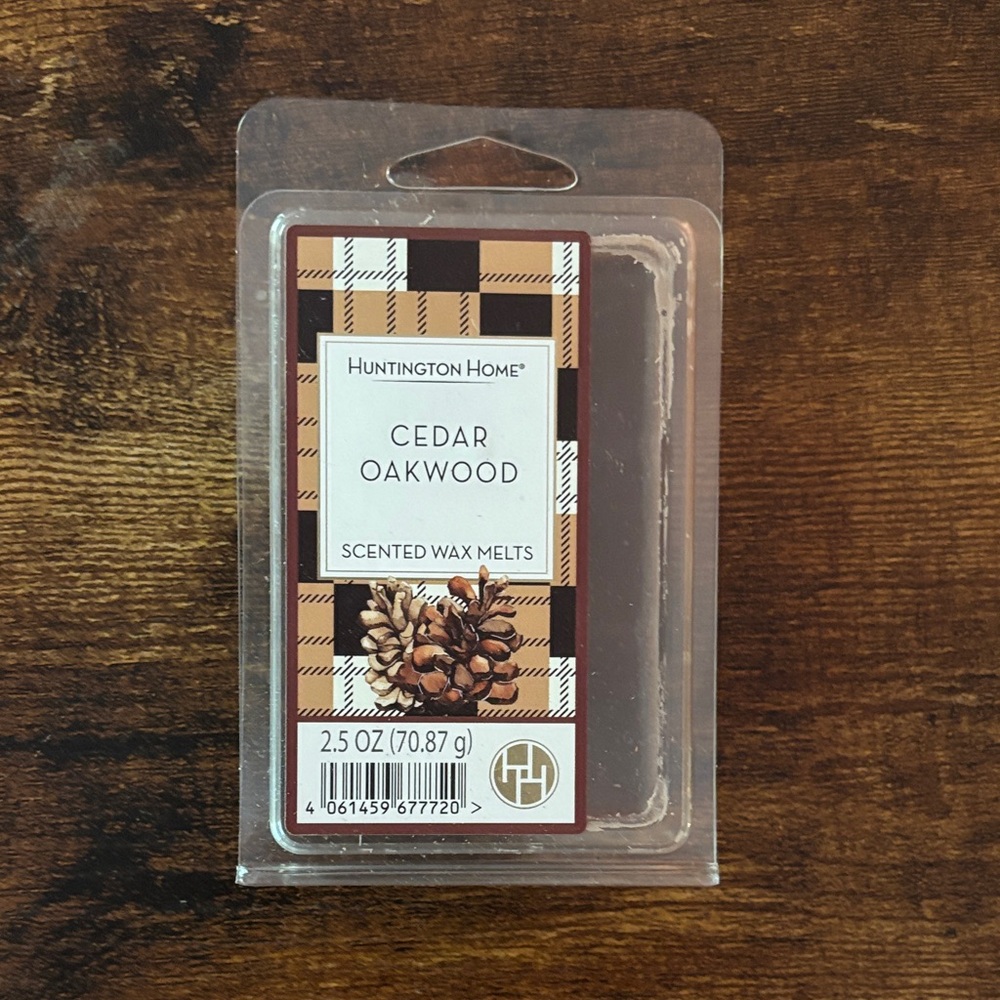 {Huntington} Home Cedar Oakwood Wax Melts - Brown